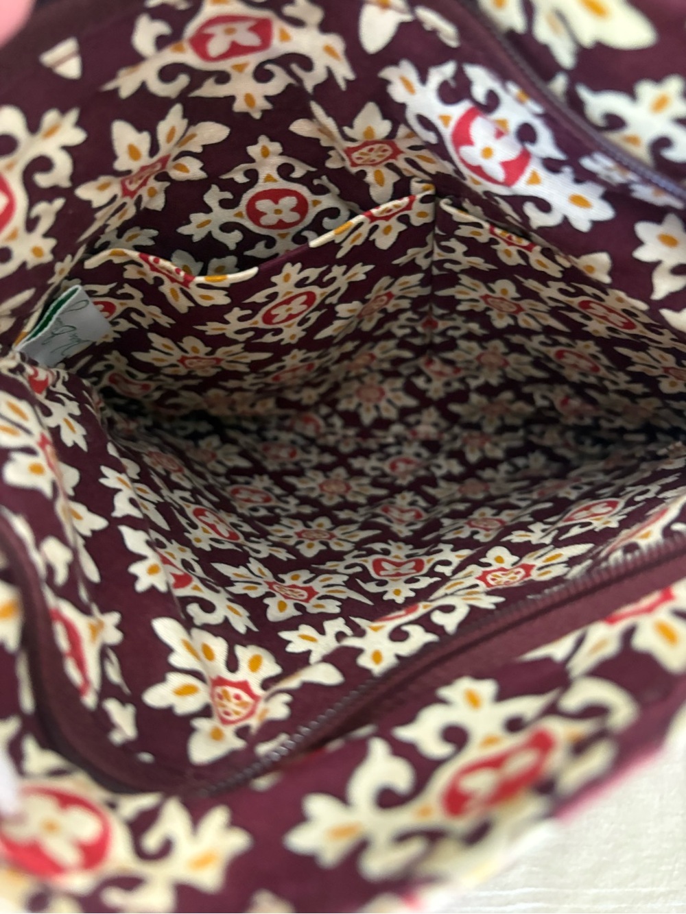 Vera Bradley Hipster crossbody bag 2006 "Medallion" pattern, quilted burgundy - Picture 6 of 9